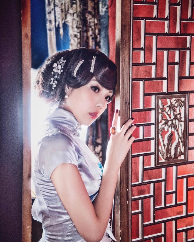 正妹晴天低胸自拍露「W型雪乳」難得解放好性感-第1章-图片16