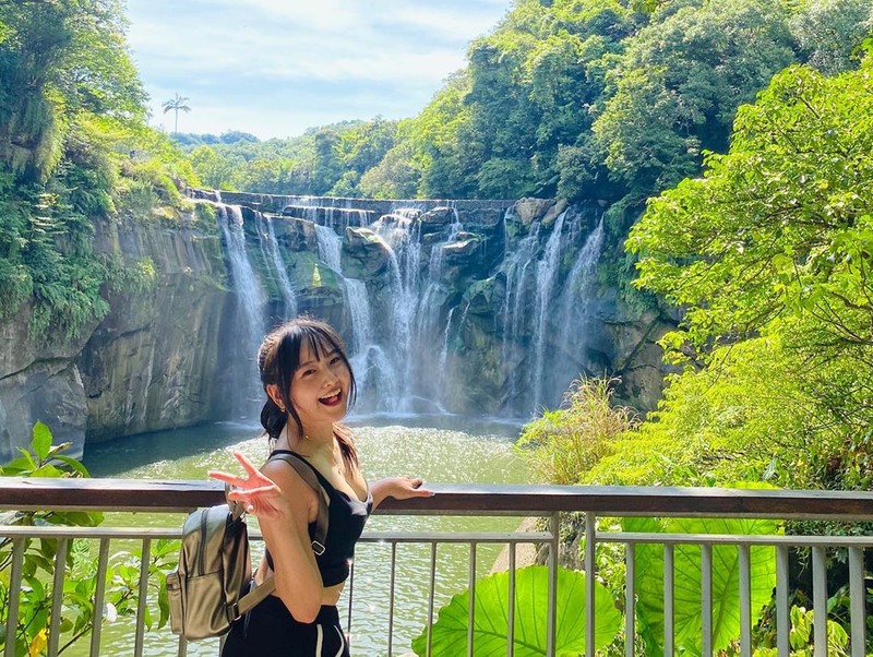 Dara熊熊遊艇上大解放「深溝北半球」滿出比基尼辣翻-第1章-图片2