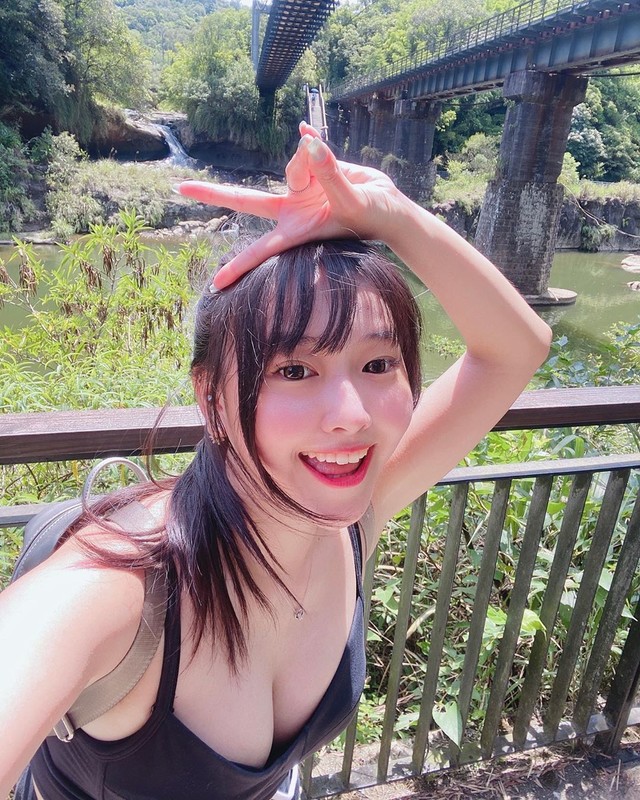 Dara熊熊遊艇上大解放「深溝北半球」滿出比基尼辣翻-第1章-图片15