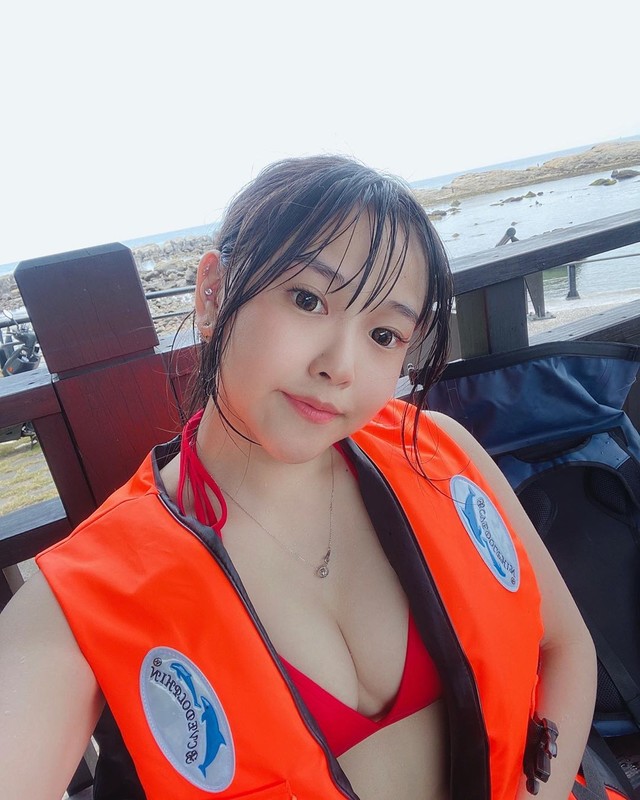 Dara熊熊遊艇上大解放「深溝北半球」滿出比基尼辣翻-第1章-图片26