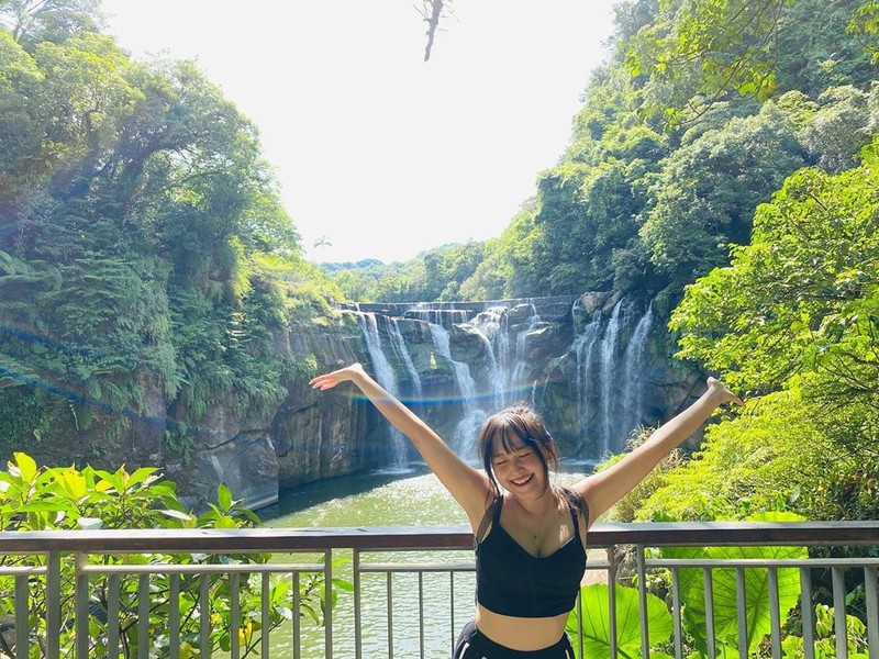 Dara熊熊遊艇上大解放「深溝北半球」滿出比基尼辣翻-第1章-图片33