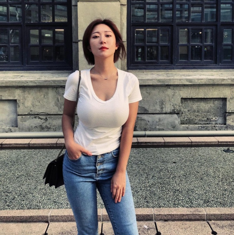 短髮氣質系正妹「甜美臉蛋＋誘人身材」…地方爸爸：這種鄰居哪裡找XD~Erin-第1章-图片5