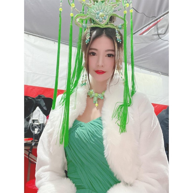 正妹主播糰糰兒惹火旅拍性感小褲褲入境好害羞-第1章-图片11