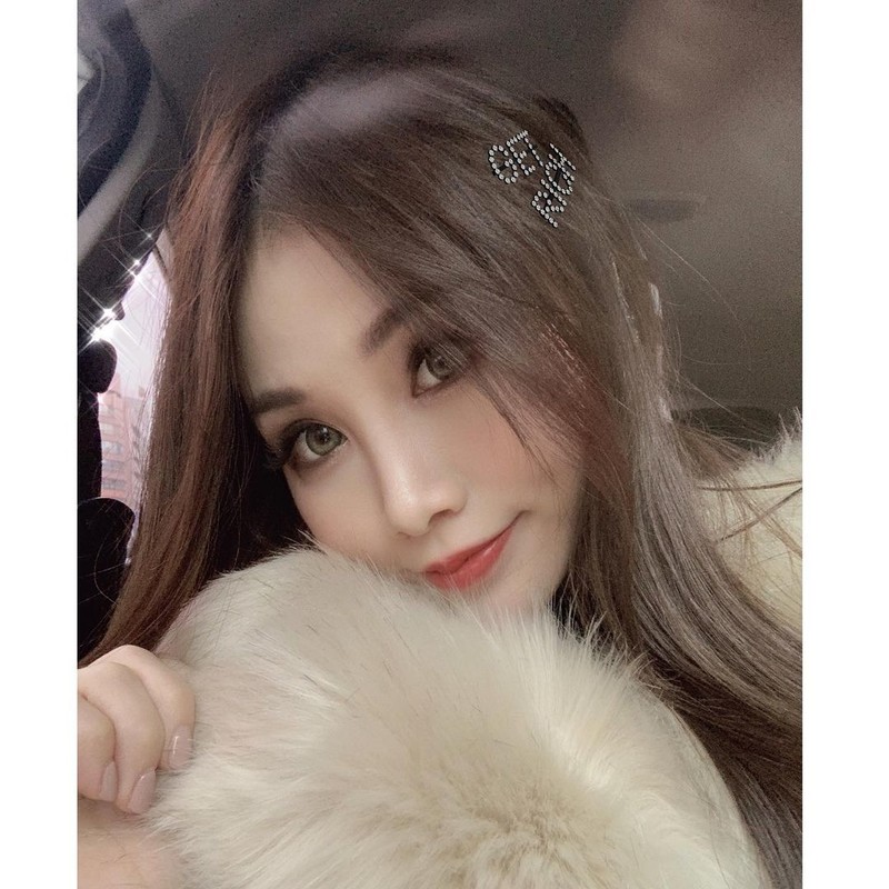 正妹紋繡師Miki唯美自拍小露事業線性感嫵媚好迷人-第1章-图片2