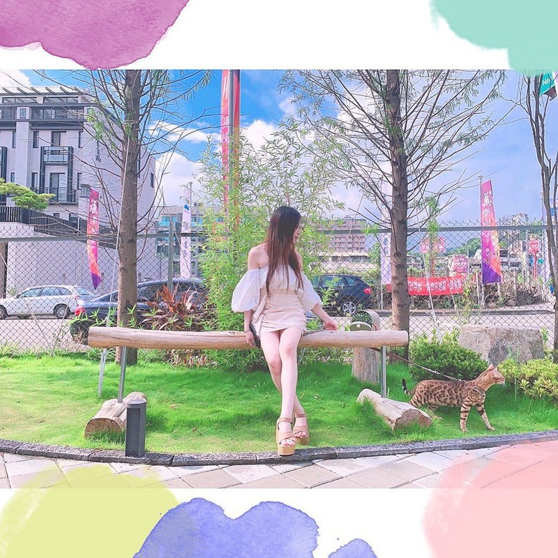 正妹紋繡師Miki唯美自拍小露事業線性感嫵媚好迷人-第1章-图片4