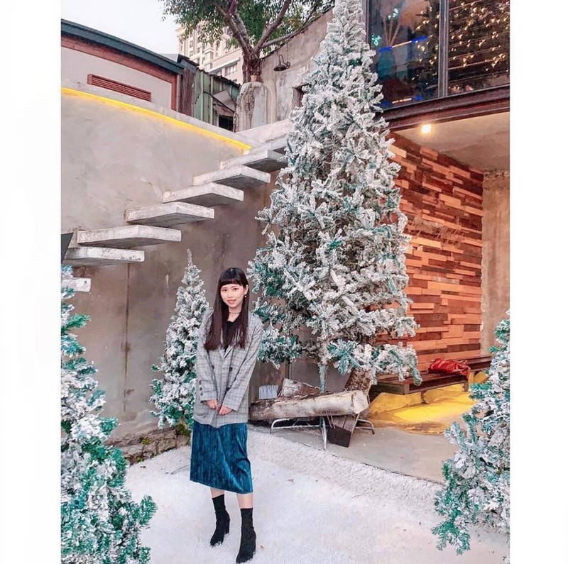 正妹紋繡師Miki唯美自拍小露事業線性感嫵媚好迷人-第1章-图片6