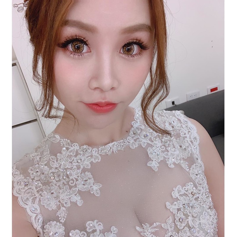 正妹紋繡師Miki唯美自拍小露事業線性感嫵媚好迷人-第1章-图片15