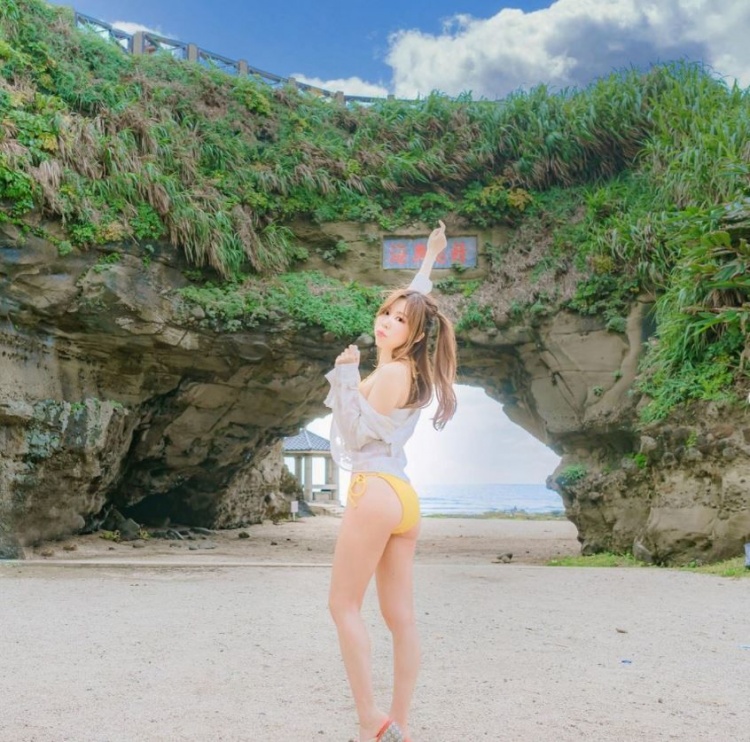 就是不愛穿衣服！服設女神「E奶波光粼粼」超撩人：這種藝術照我可以~紗那醬Chana Chiang-第1章-图片15