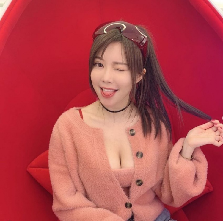 就是不愛穿衣服！服設女神「E奶波光粼粼」超撩人：這種藝術照我可以~紗那醬Chana Chiang-第1章-图片18