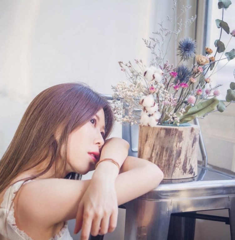 就是不愛穿衣服！服設女神「E奶波光粼粼」超撩人：這種藝術照我可以~紗那醬Chana Chiang-第1章-图片21