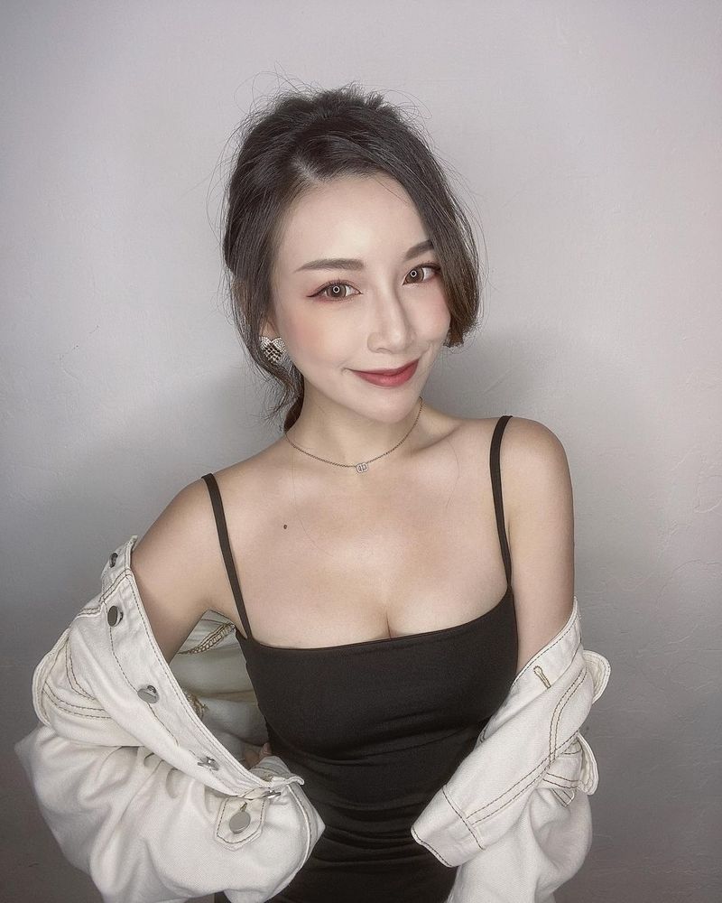 長腿小姐姐來襲，腿控們快請進！「Teeny」精緻美人超完美身材完全藏不住-第1章-图片18