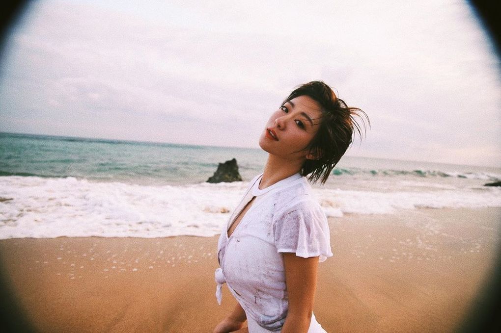 Short-haired woman flavored