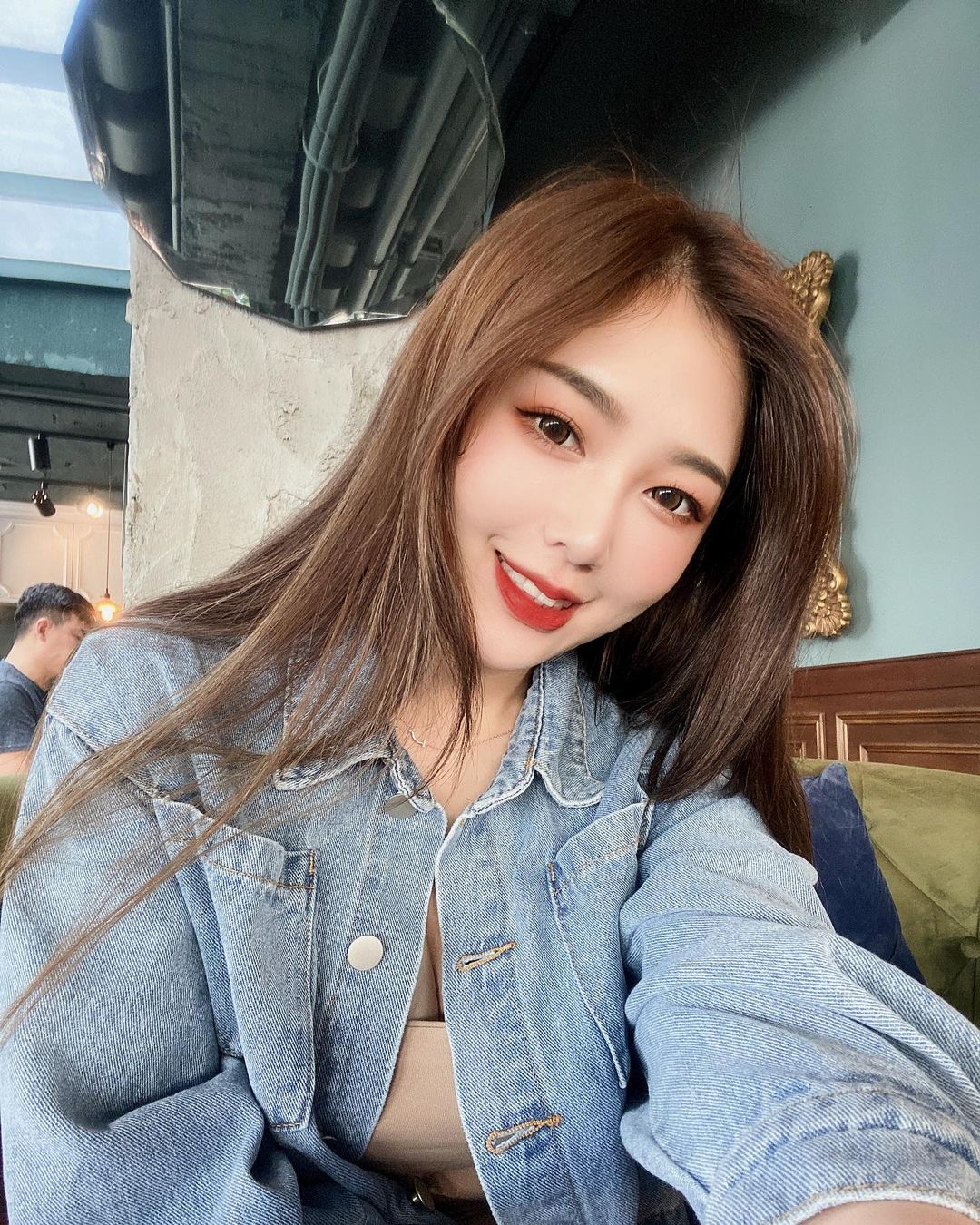 Happy eyes can’t be smoked...this eyes can smoke.-第1章-图片1