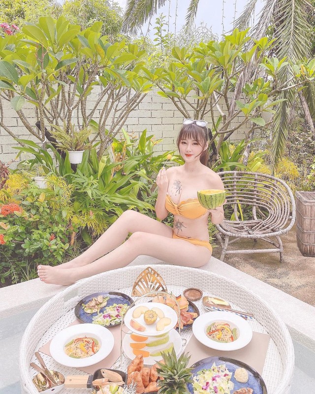 17主播維尼睡衣肩帶滑落露出飽滿白皙雪乳超吸睛-第1章-图片1