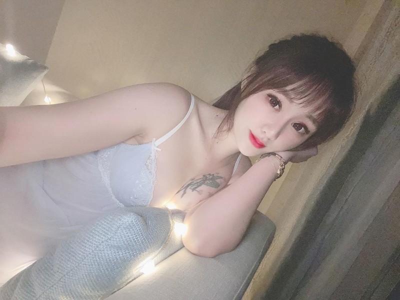 17主播維尼睡衣肩帶滑落露出飽滿白皙雪乳超吸睛-第1章-图片9