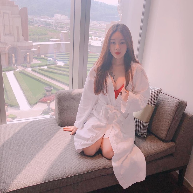 17主播維尼睡衣肩帶滑落露出飽滿白皙雪乳超吸睛-第1章-图片16