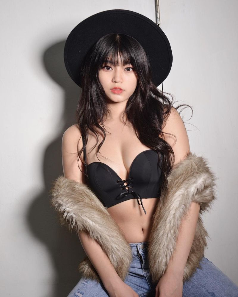 Bikini sister identity revealed!Firew idol group member