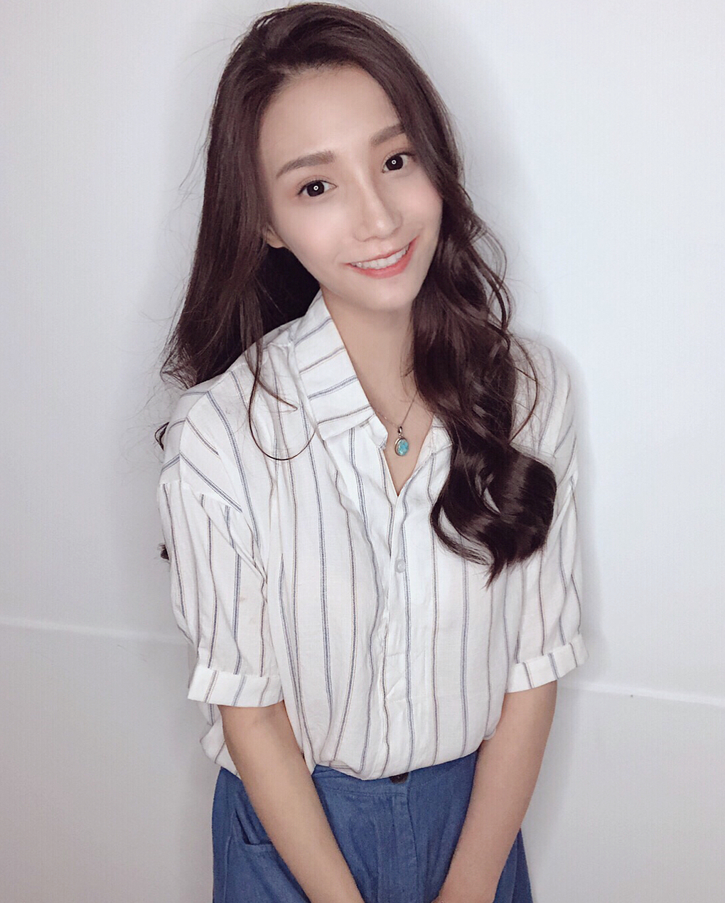 超深邃電眼「嗨底 Heidi Han」長髮飄逸與清純樣貌使人著迷 看她修長的手指這樣渾身酥麻麻-第1章-图片5