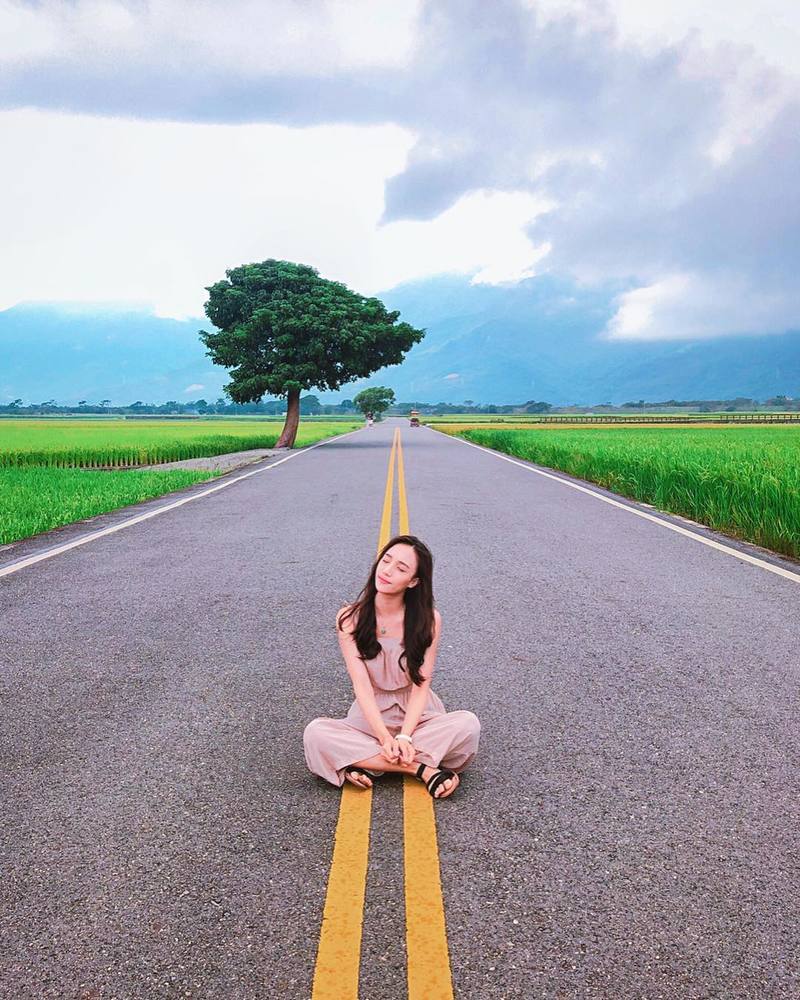 超深邃電眼「嗨底 Heidi Han」長髮飄逸與清純樣貌使人著迷 看她修長的手指這樣渾身酥麻麻-第1章-图片21