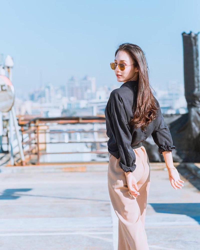 超深邃電眼「嗨底 Heidi Han」長髮飄逸與清純樣貌使人著迷 看她修長的手指這樣渾身酥麻麻-第1章-图片26