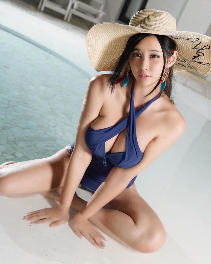 這麼胸猛怎麼會是隻無害的兔兔 「Hana Tu 卡比兔」高顏值與美巨乳 作風大膽神視角直接來-第1章-图片33