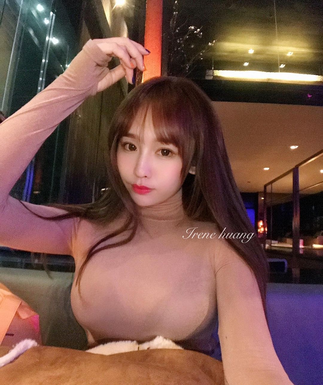 IreneHuang媁哥 「雪白大饅頭」好身材不藏私-第1章-图片2