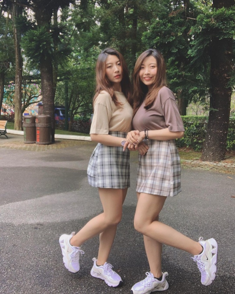 性感姊妹丼！超正「雙胞胎姐妹」飽滿雙球＋S級翹臀:我全都要~劉琪琪&育捷-第1章-图片2