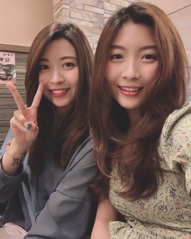 性感姊妹丼！超正「雙胞胎姐妹」飽滿雙球＋S級翹臀:我全都要~劉琪琪&育捷-第1章-图片4