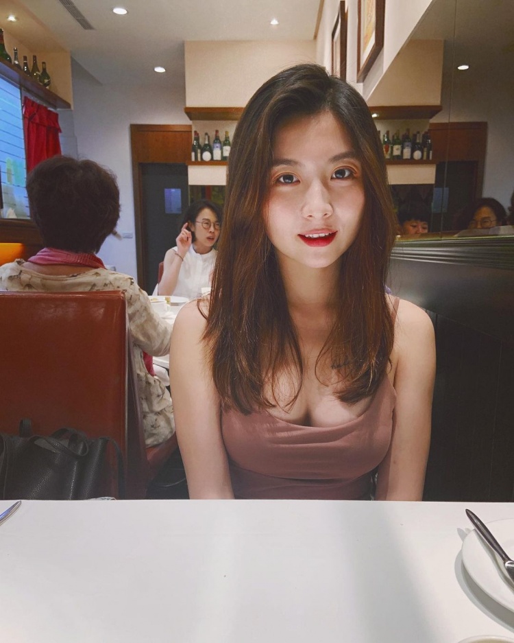 性感姊妹丼！超正「雙胞胎姐妹」飽滿雙球＋S級翹臀:我全都要~劉琪琪&育捷-第1章-图片8