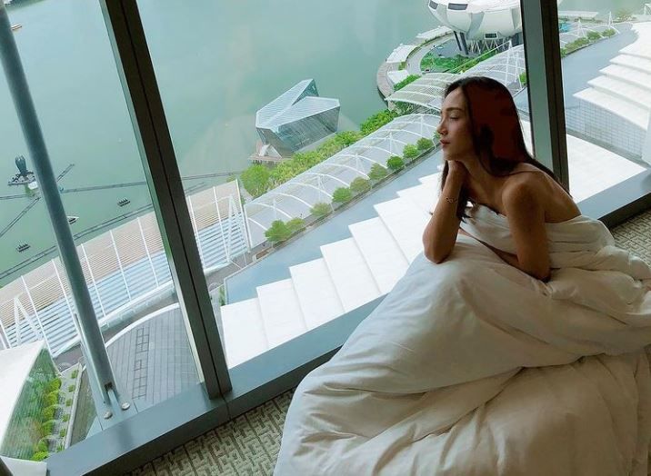 深邃電眼會勾人！氣質滿滿「飄逸長髮+纖細身材」讓人戀愛：這笑容沒缺點！-第1章-图片21