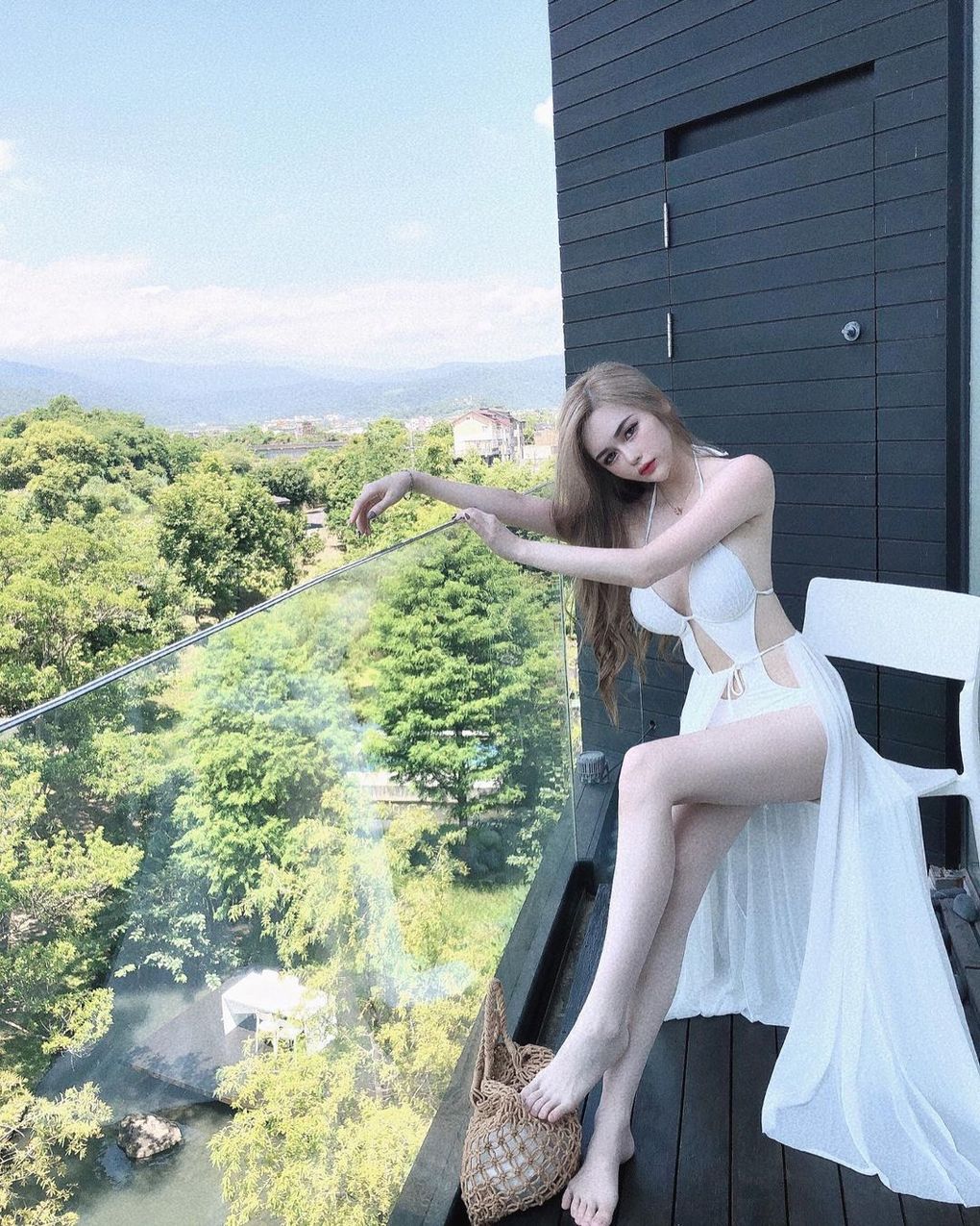 帶你看看性感的極限！火辣直播主「Misa 蜜莎」巨乳翹臀、洋娃娃臉蛋，還能再更撩人？-第1章-图片1