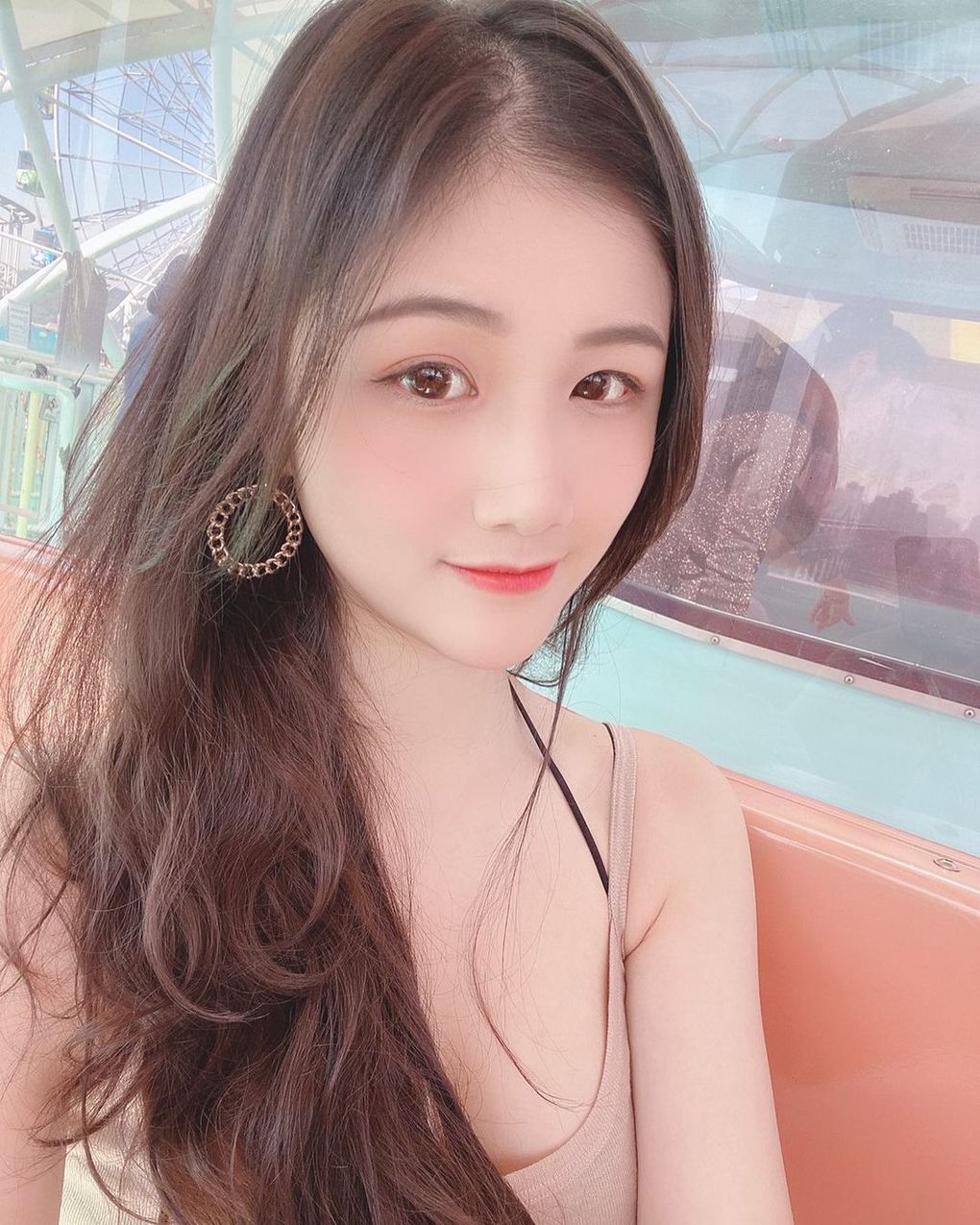 逆天長腿與清新顏值「魏凱芃」身材太胸令人禁不起誘惑：這件衣服哪裡買的-第1章-图片3