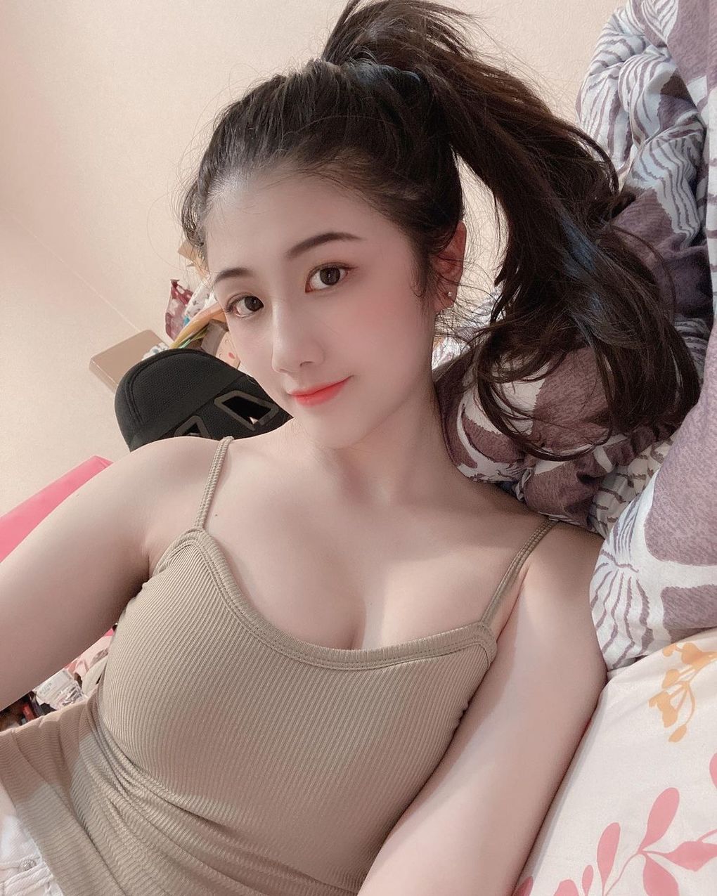 逆天長腿與清新顏值「魏凱芃」身材太胸令人禁不起誘惑：這件衣服哪裡買的-第1章-图片4