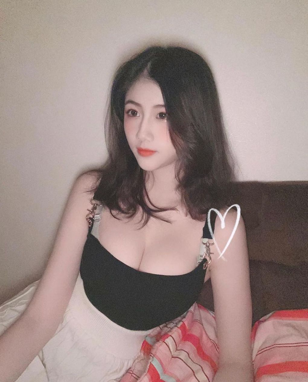 逆天長腿與清新顏值「魏凱芃」身材太胸令人禁不起誘惑：這件衣服哪裡買的-第1章-图片7