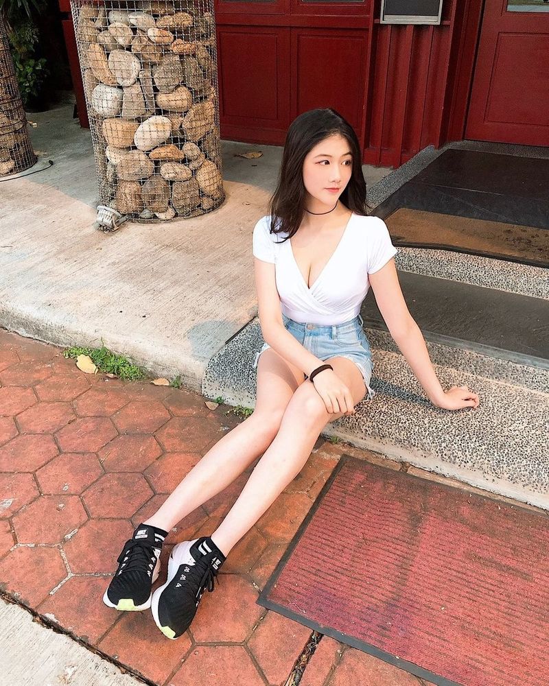 逆天長腿與清新顏值「魏凱芃」身材太胸令人禁不起誘惑：這件衣服哪裡買的-第1章-图片13