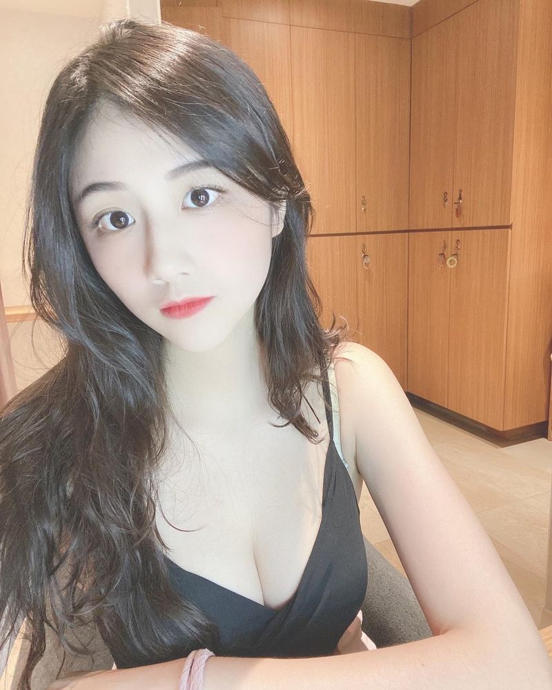 逆天長腿與清新顏值「魏凱芃」身材太胸令人禁不起誘惑：這件衣服哪裡買的-第1章-图片35