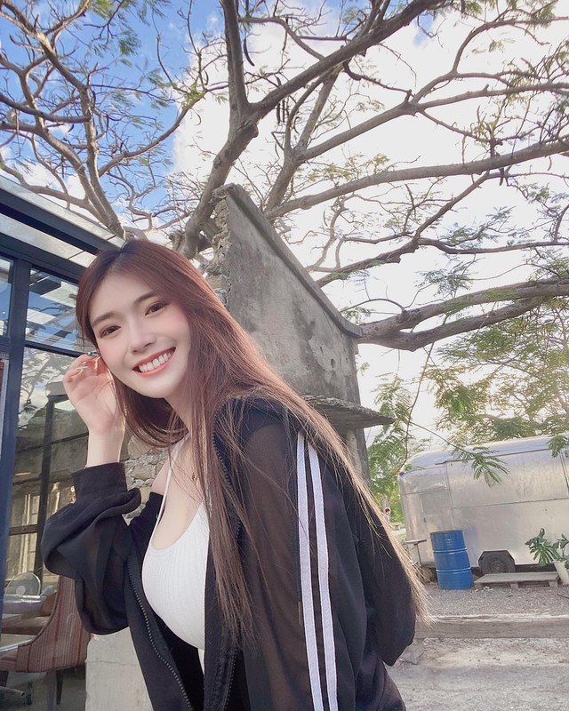 最強奶媽謝薇安「超兇雙彈撐爆白T」回歸IG-第1章-图片12