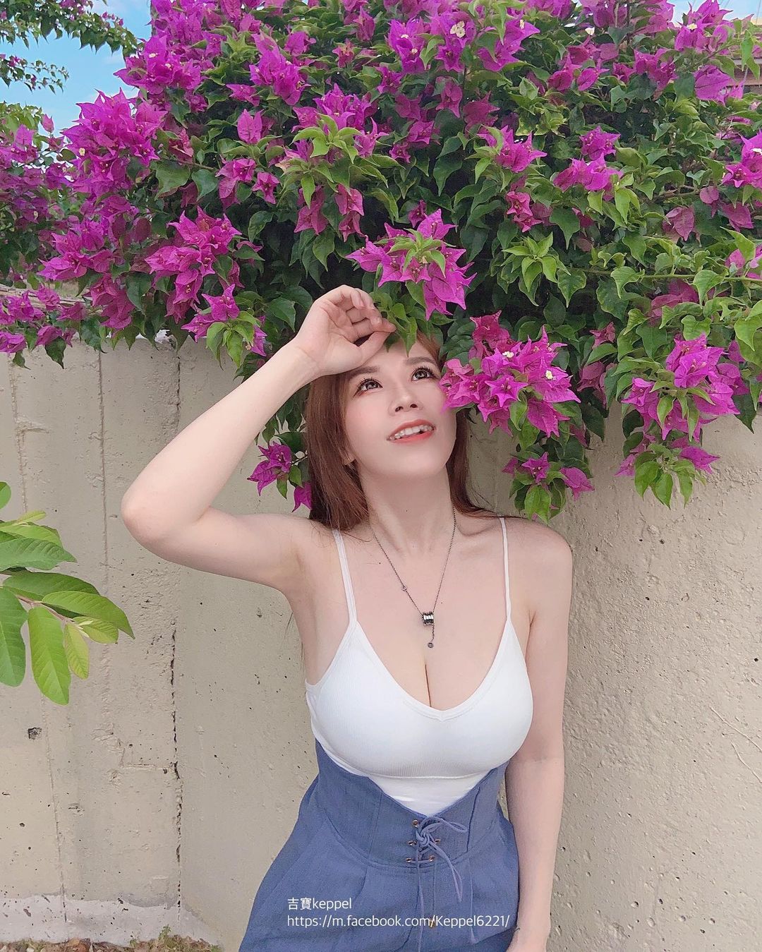 「美乳正妹」吉寶甜笑秀半顆雪球，側身白嫩肌膚露出！-第1章-图片11