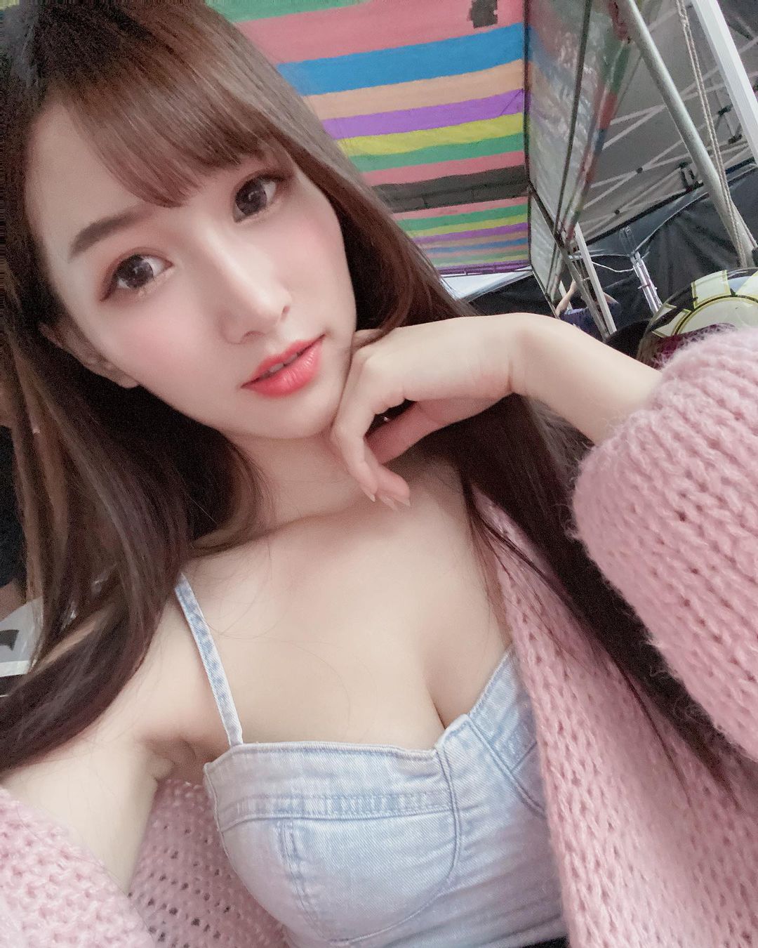 小筑NINA 胸前「雪白又Q彈」飽滿的身材曲線美的冒泡-第1章-图片9