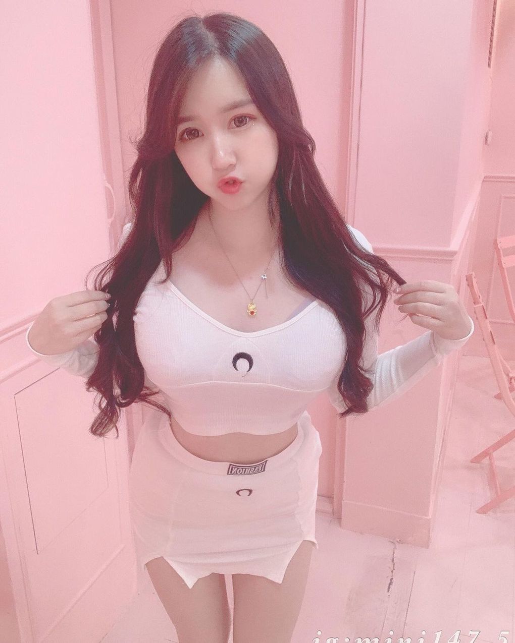 真正的火辣小隻馬！「蕭予瑄」無辜嘟嘟嘴太萌，往下看瞬間被美巨峰塞滿整個視線-第1章-图片7