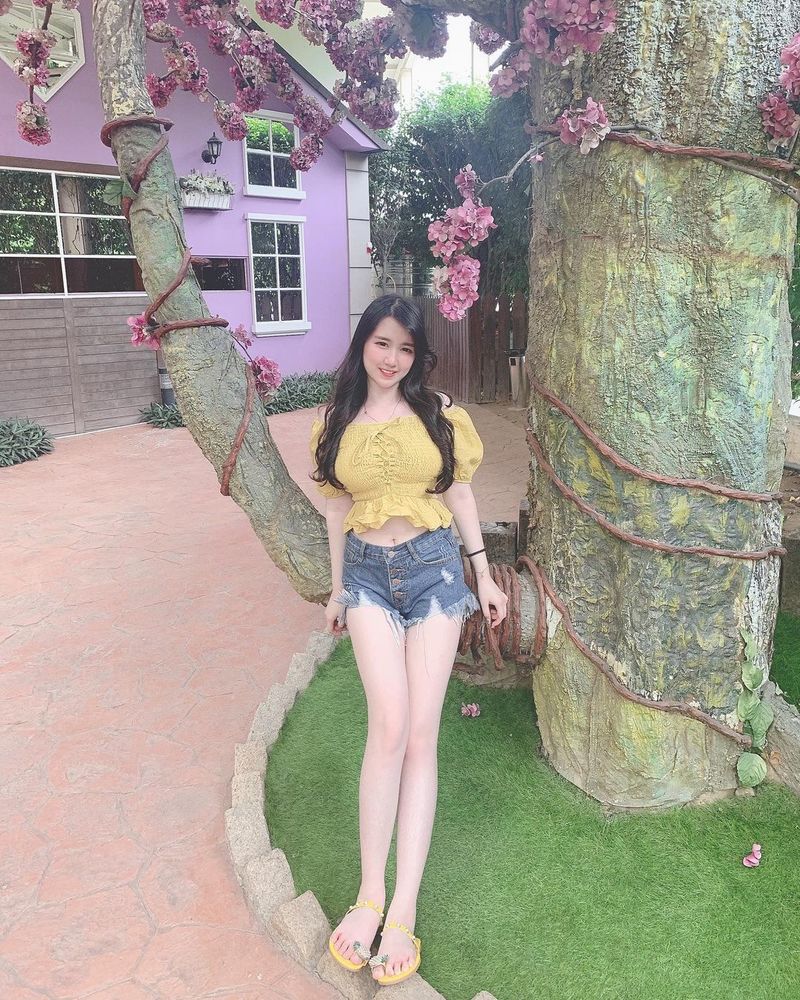 真正的火辣小隻馬！「蕭予瑄」無辜嘟嘟嘴太萌，往下看瞬間被美巨峰塞滿整個視線-第1章-图片12