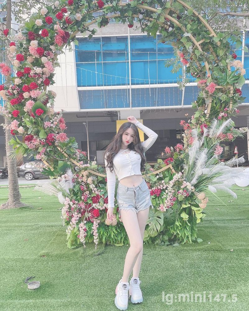 真正的火辣小隻馬！「蕭予瑄」無辜嘟嘟嘴太萌，往下看瞬間被美巨峰塞滿整個視線-第1章-图片15