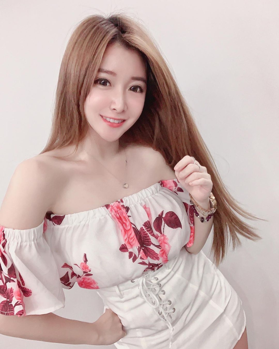 小花 身材兇兇der....這個側面真的犯規!-第1章-图片14