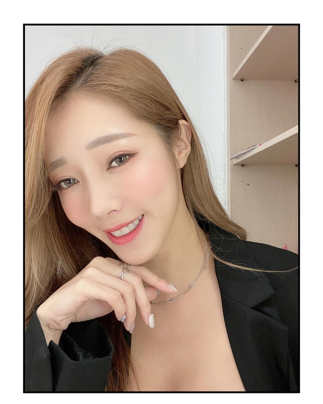 Clara克啦啦 魔鬼好身材由上往下看都不會膩....-第1章-图片9