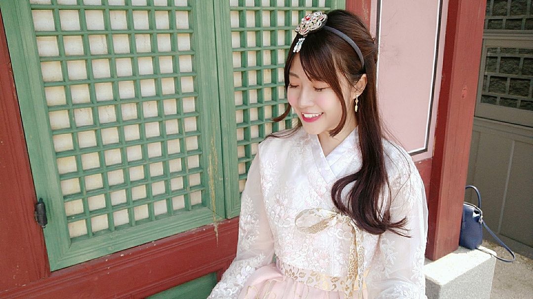高鐵正妹服務員曼曼 氣質神顏讓人戀愛-第1章-图片10
