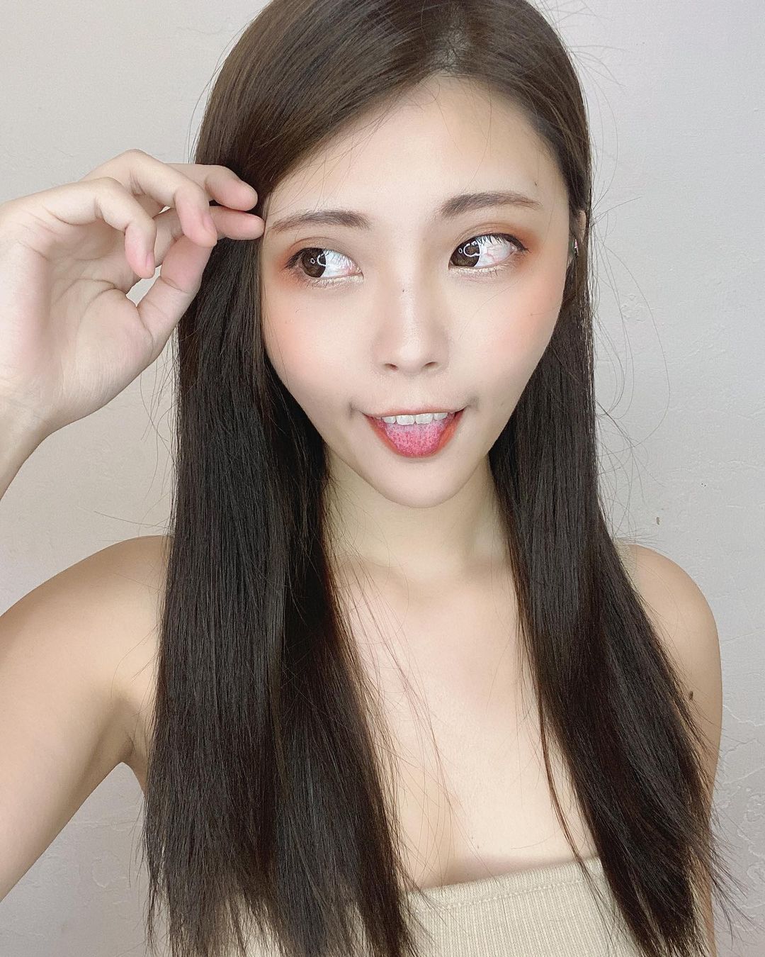 純愛美乳女神「苡琍Hana」誘惑能量全面釋放　性感胴體勾引不斷讓人想撲倒-第1章-图片27