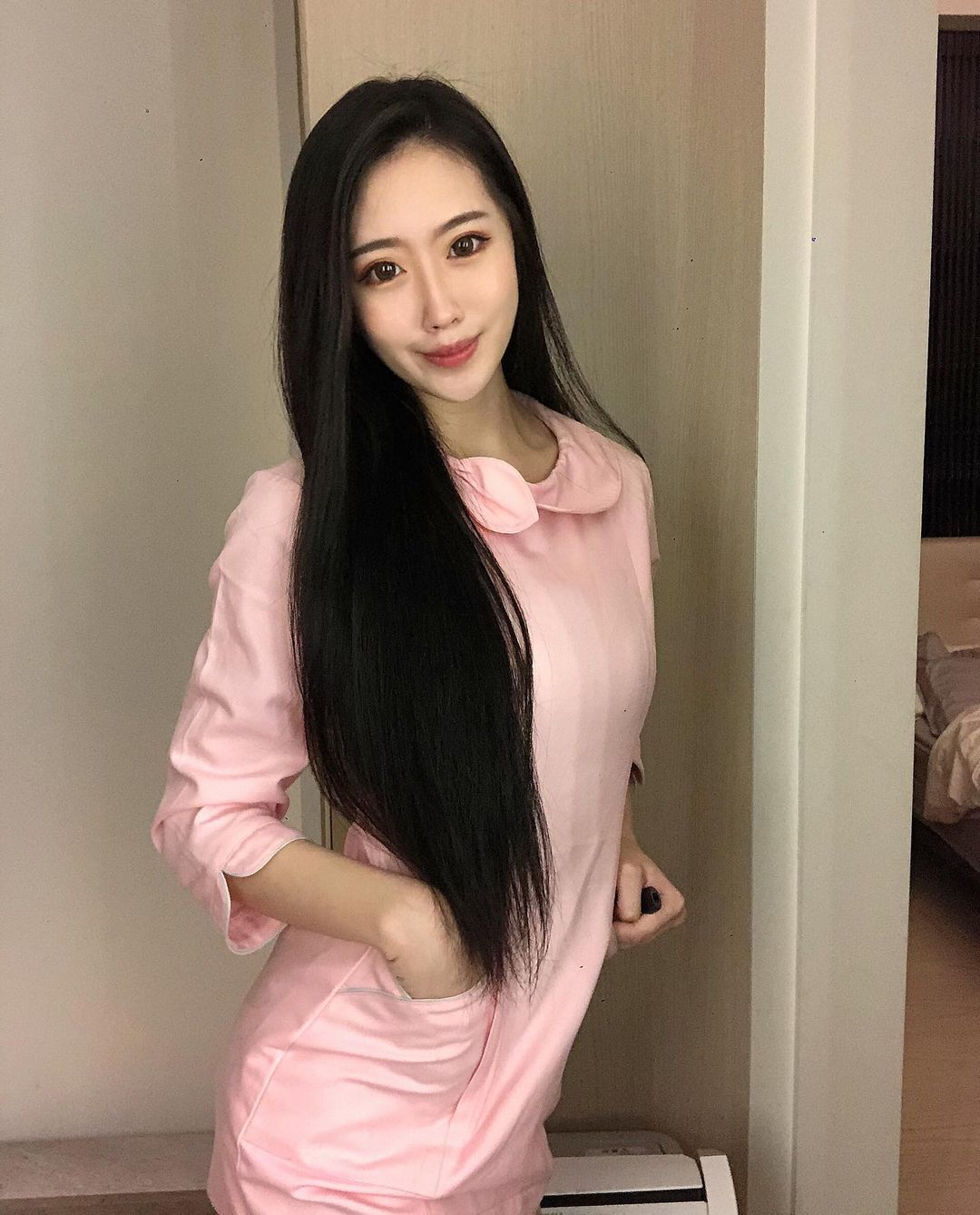 「辣妹護理師」身材太扯！美乳細腰還有「超猛馬甲線」，制服下前凸後翹不簡單啊～Yuna-第1章-图片9