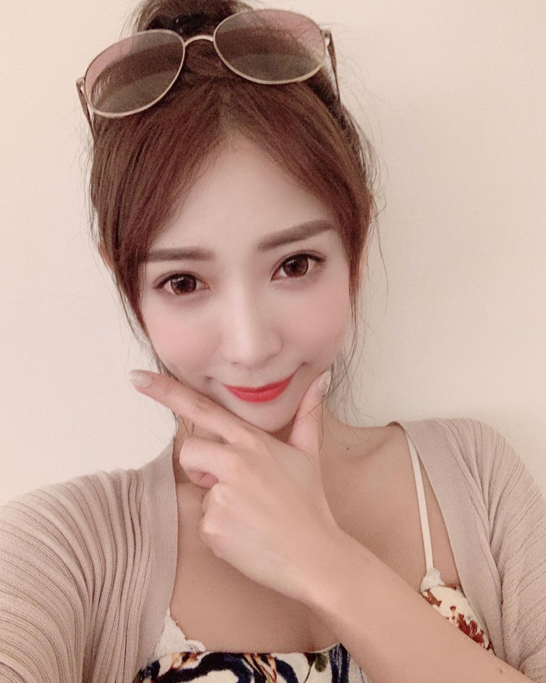 小鹿斑比 「飽滿白皙歐派」畫面太香!網友直呼:戀愛了-第1章-图片9