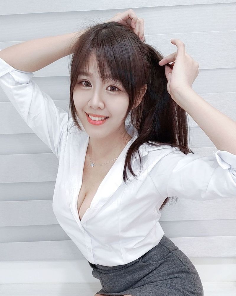 清純妹「侑庭Yoyo」學古典樂的女生氣質感特別重 不但會琵琶刷碟也難不倒她-第1章-图片25