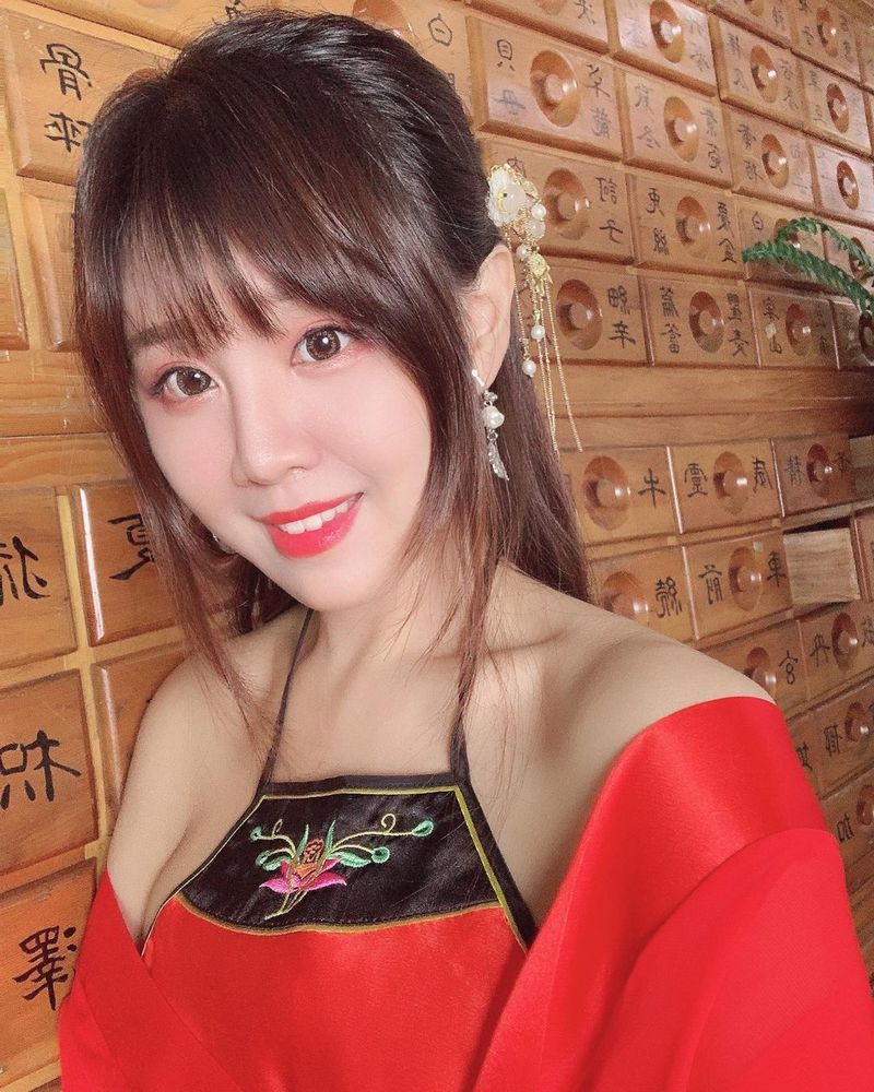 清純妹「侑庭Yoyo」學古典樂的女生氣質感特別重 不但會琵琶刷碟也難不倒她-第1章-图片30